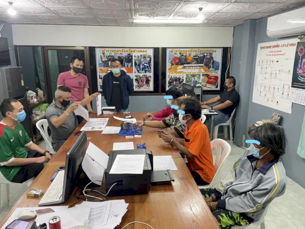 ทลายเครือข่ายยาเสพติด”ธุรกิจครอบครัว” โดยผู้ต้องหาทั้งหมดเป็นญาติกัน ทลายเครือข่ายยาเสพติด”ธุรกิจครอบครัว”-โดยผู้ต้องหาทั้งหมดเป็นญาติกัน-–-คมชัดลึก