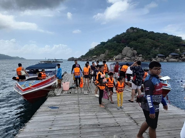 ท่องเที่ยวเกาะสมุยคึกคักรับวันหยุดสุดสัปดาห์ นักท่องเที่ยวแห่ชม “วาฬบรูด้า” ที่หมู่เกาะอ่างทอง 565000001224301.jpg