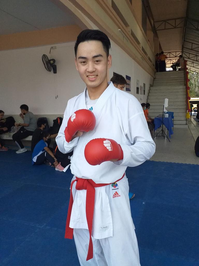 สมราคา! “เอเปค บุตรดี” ขุนพลเสื้อกล้ามเจ้าภาพฯ โชว์ฟอร์มเจ๋ง ชนะ “ณัฐชา ศิลปกิจ” คว้าทองให้ทัพศรีสะเกษ 91c0920a247afe3b3160a795b5afeed57ecdc2e99ecab1ee96dc9fa787e326bc.jpg