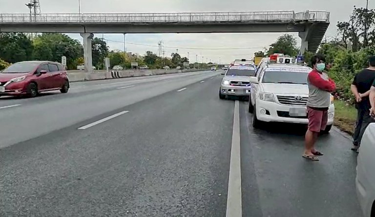 เสียหลักพลิกคว่ำลงข้างทาง! ถ.สายเอเชีย ขาออก บริเวณต่างระดับบางปะหัน เสียหลักพลิกคว่ำลงข้างทาง!-ถ.สายเอเชีย-ขาออก-บริเวณต่างระดับบางปะหัน