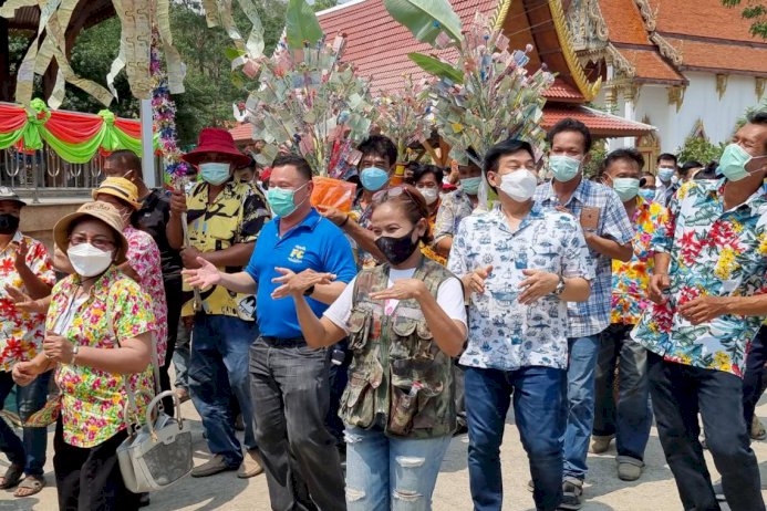 “ดร.หิมาลัย เป็นประธานทอดผ้าป่าสามัคคีงานบุญประเพณีสงกรานต์ ประจำปี 65 “ดร.หิมาลัย-เป็นประธานทอดผ้าป่าสามัคคีงานบุญประเพณีสงกรานต์-ประจำปี-65