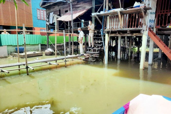 ชป.ลุยช่วยพื้นที่น้ำท่วมท้ายเขื่อนเจ้าพระยา บรรเทาความเดือดร้อนของประชาชน ชป.ลุยช่วยพื้นที่น้ำท่วมท้ายเขื่อนเจ้าพระยา บรรเทาความเดือดร้อนของประชาชน