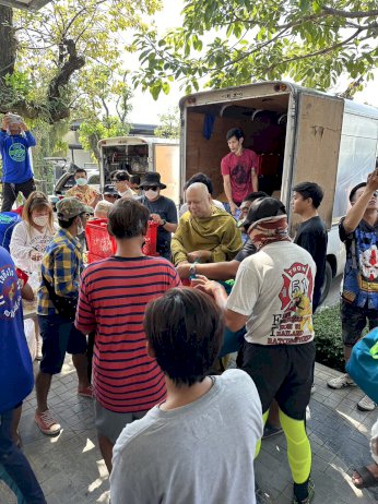 ปิยมหาราช 65 ลพ.วราห์ พาคณะศิษย์วัดโพธิทอง ลุยแจกของน้ำท่วม จ.อ่างทอง ปิยมหาราช-65-ลพวราห์-พาคณะศิษย์วัดโพธิทอง-ลุยแจกของน้ำท่วม-จ.อ่างทอง