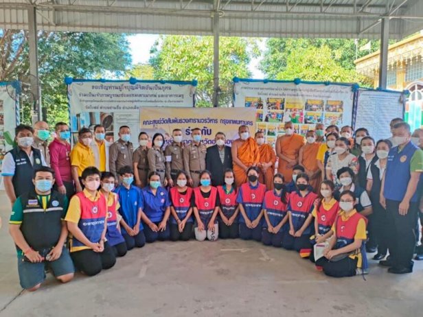 “พระครูแจ้” นำคณะช่วยญาติโยม ประสบภัยน้ำท่วม ในอ่างทอง | เดลินิวส์ “พระครูแจ้”-นำคณะช่วยญาติโยม-ประสบภัยน้ำท่วม-ในอ่างทอง-|-เดลินิวส์