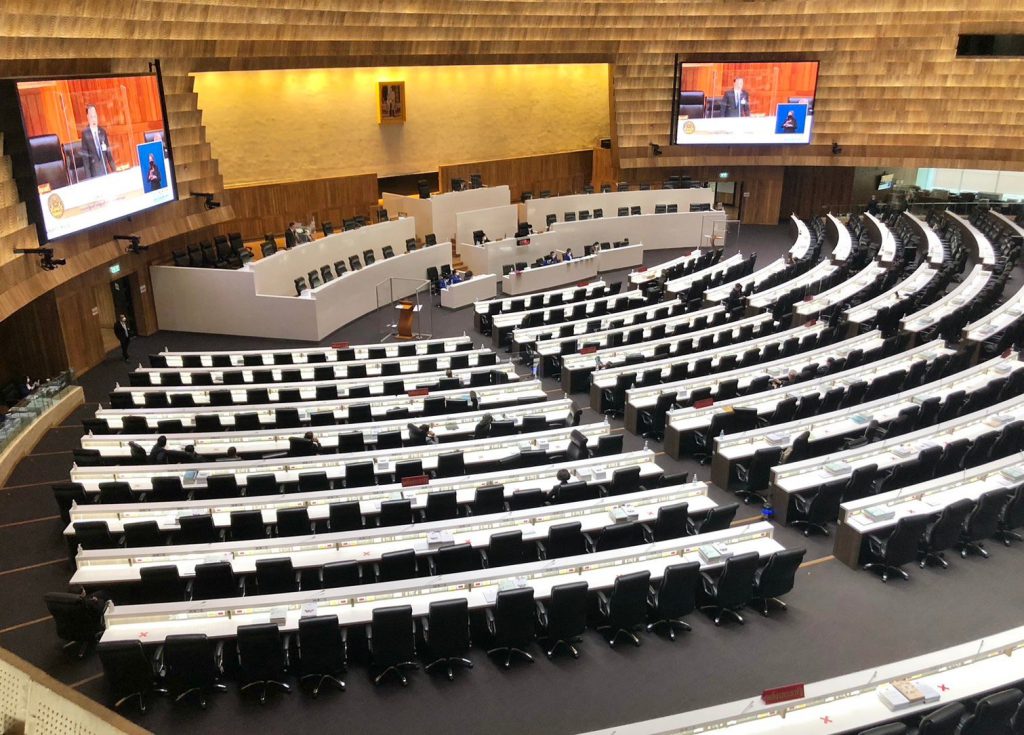 สภาป่วน! 'ก้าวไกล' ชิงเสนอญัตติด่วนรถไฟฟ้าสีส้ม ภท.โวยล้ำเส้นเรื่องอยู่ชั้นศาล สุดท้ายตีตกญัตติ S__12435718.jpg