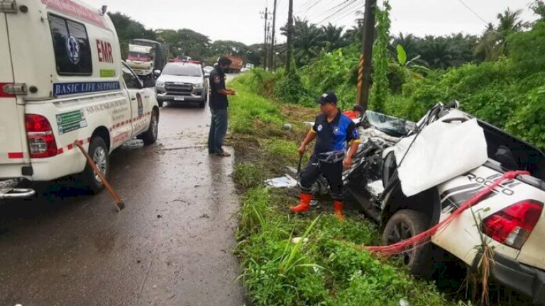 ไม่ถึงม.รามฯ หนุ่มจะไปสมัครเรียนป.โท กระบะลื่นฝนชนเสาไฟยับ – ข่าวสด ไม่ถึงมรามฯ-หนุ่มจะไปสมัครเรียนป.โท-กระบะลื่นฝนชนเสาไฟยับ-–-ข่าวสด