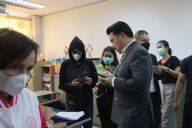 เศร้า! สาวใหญ่ช้ำหนัก หลังถูกแฟนเก่าปล่อยคลิปขณะมีเพศสัมพันธ์ พร้อมทั้งเรียกเงินและขู่ฆ่าหากไม่จ่าย 566000004130001.jpg